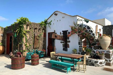 Lanzarote wine-tasting and museum tour at Bodega Finca Mota