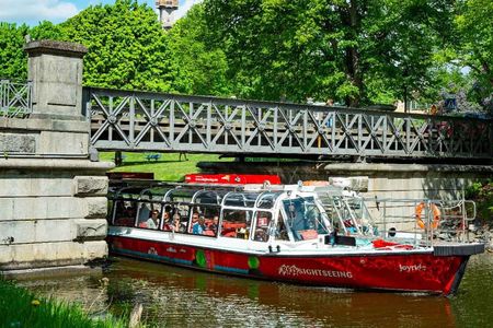 Stockholm Royal Bridges cruise with audio commentary