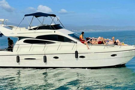 Half-day private charter yacht sailing tour in Mallorca's coast