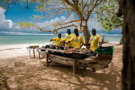 Snorkelling tour to Kwale Island and Menai Bay with private transfer