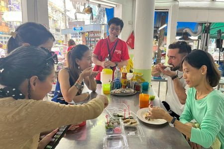 Bangkok's Bang Rak district walking tour with brunch