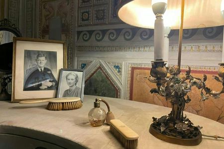 Guided tour of Doria Pamphilj Palace's secret private rooms