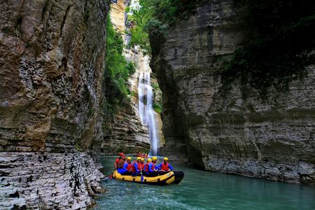 Canyon excursion and rafting on the Osum River