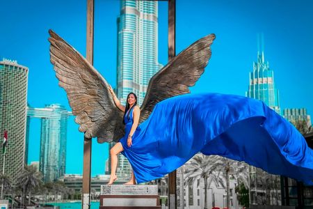 Instagrammable flying dress photoshoot with cinematic video in Dubai