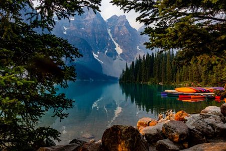 Sunset and stargazing tour at Moraine Lake