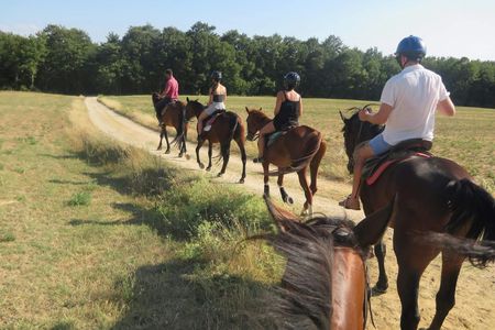 Horseback riding tour in Tuscany