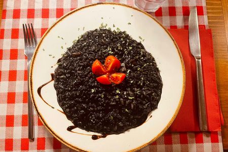 Flavours of Dubrovnik full meal food tour in a small group