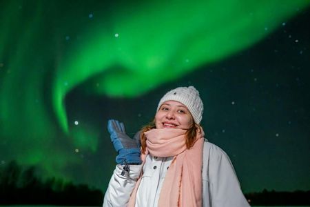 Northern Lights chasing bus tour from Rovaniemi with expert guides