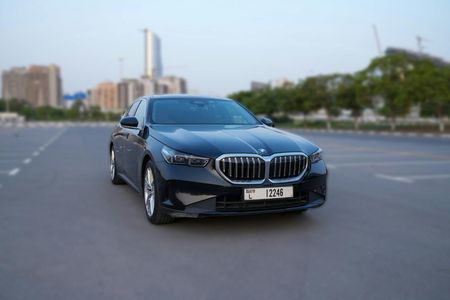 Private one-way transfer to or from Dubai Airport