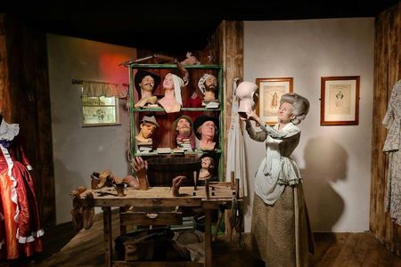 Berlin landmarks audio tour with Madame Tussauds ticket