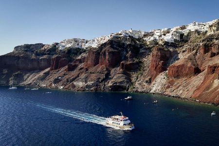 Santorini tour of caldera with glass-bottom boat