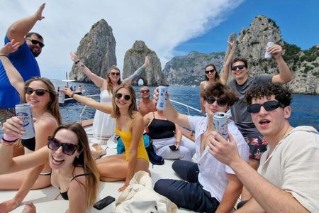 Shared boat tour of Capri with limoncello tasting