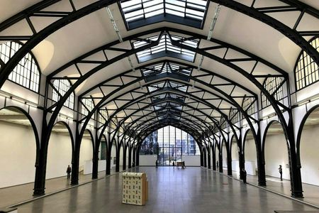 Berlin's history audio tour with Hamburger Bahnhof access