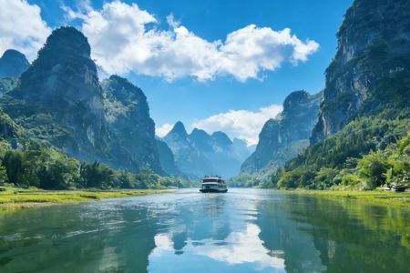 Li River Cruise and Guided Yangshuo Exploration Tour from Guilin