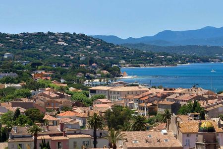 Take a guided tour around Saint-Tropez with a local