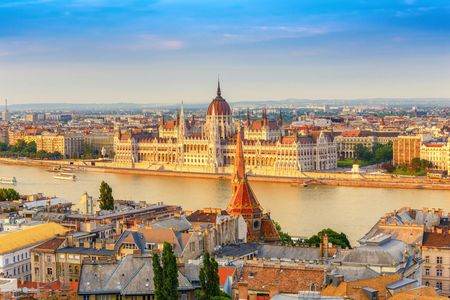 Budapest pass for spa, cruise, hop-on hop-off and walking tours