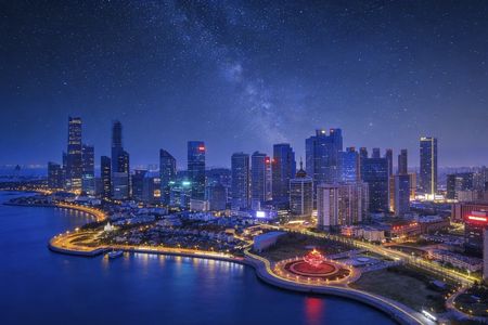 4-hour night tour of Qingdao with private driver and guide