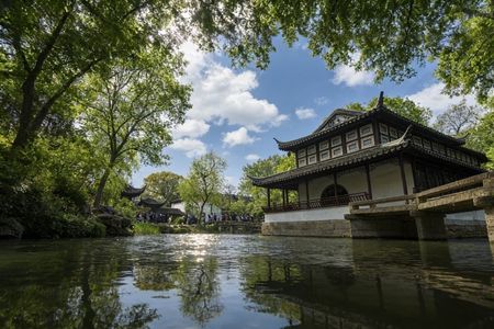 Suzhou Classical Gardens and Water Town visit with pick-up