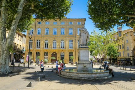 Discover Aix-en-Provence in 90 minutes with a local
