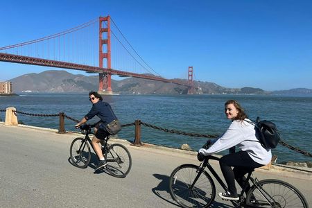 Golden Gate Bridge bike rental with Sausalito ferry return tickets