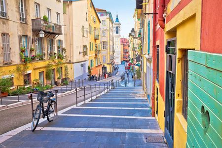 Nice 2-hour introductory walking tour with a local