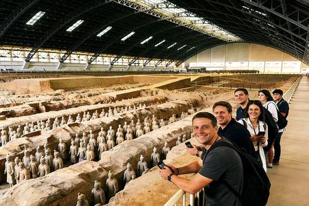 Xi'an Terracotta Army and Lishan Garden tour
