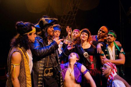 Pirates dinner adventure show in Orlando deluxe package