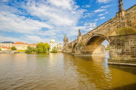 Prague sightseeing with bus, walking tour, lunch and river cruise