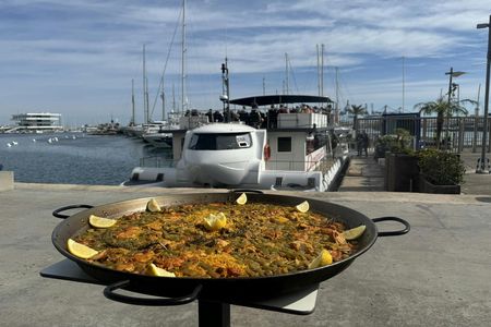 Valencia catamaran tour with paella, swimming and mussel farm