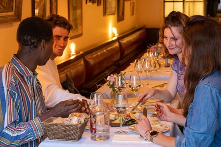 Traditional food tour in Montmartre neighborhood