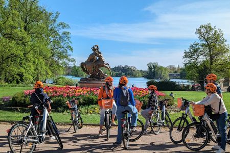 2-hour electric bike tour in Lyon