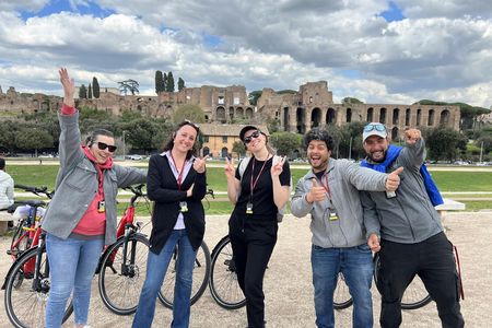 Guided e-bike street food tour in Rome