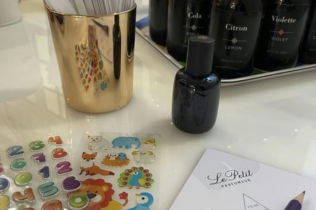 Le Petit Parfumeur workshop for kids at Molinard Paris