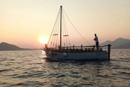 Half-day boat tour to the Elaphiti Islands with Blue Cave visit