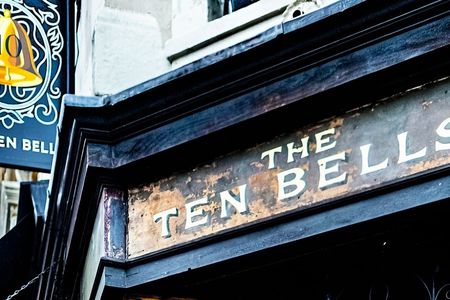 Jack The Ripper guided walking tour in the Victorian London