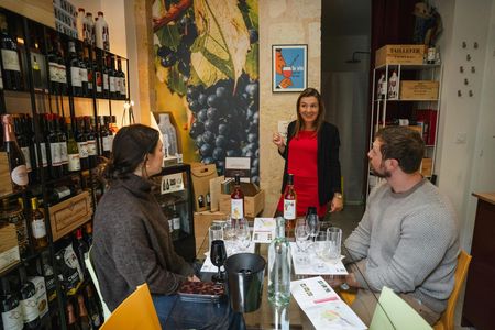 Bordeaux wine course with tasting of 6 wines and food pairing