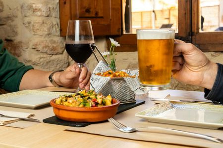 Tapas and wine self-guided tour in Alcudia