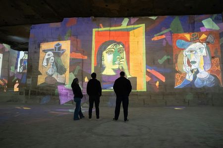 Carrières des Lumières immersive art experience