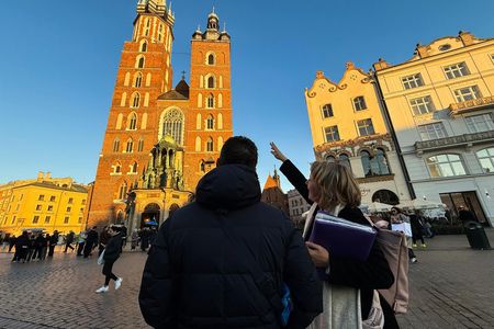 Wawel Hill and Old Town Guided Tour with St.Mary's Church Entrance