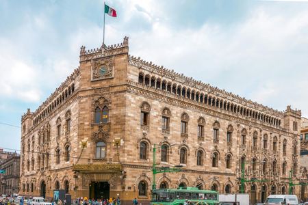 Palaces and historical buildings of Mexico City guided tour
