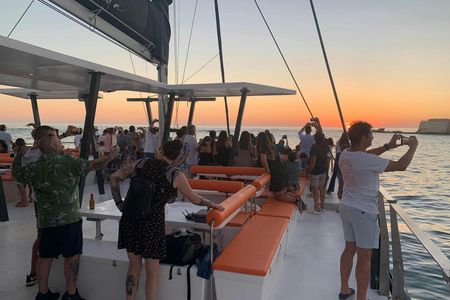 Sunset boat trip with saxophone and one drink