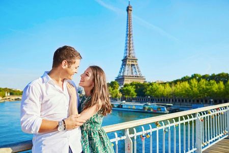 Premier Paris Rail Tour from London with Sightseeing Bus