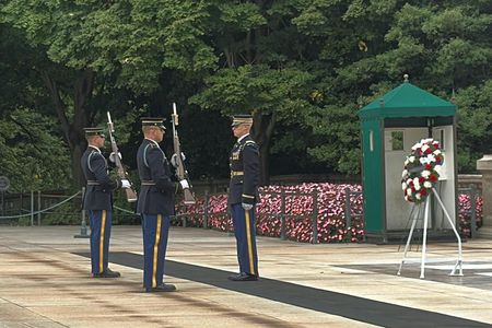 Arlington Cemetery guided tour with changing of the guard