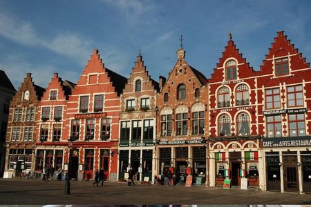 Bruges guided day tour from Paris with Canal Cruise