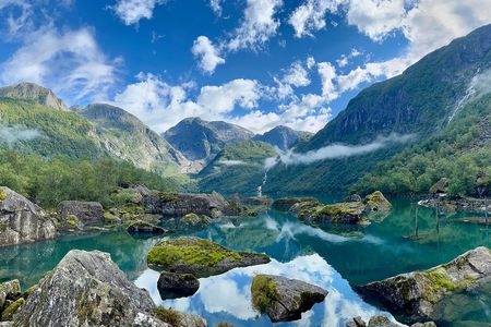 Easy hike to Bondhus Glacier Lake with lunch in Rosendal from Bergen