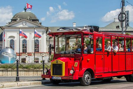 Panoramic tour on the Presporacik Oldtimer in Bratislava