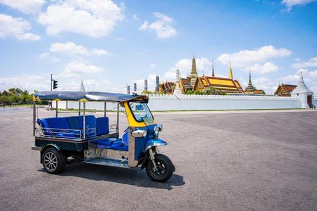 Half-day Bangkok tour to Grand Palace and temples by public transport