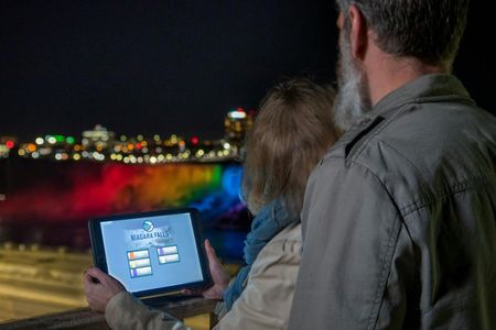 Niagara Falls night tour with fireworks cruise and dinner