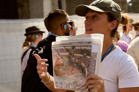 1-hour Colosseum guided tour in a small group