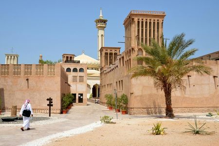 Dubai heritage and modern landmarks tour with guide